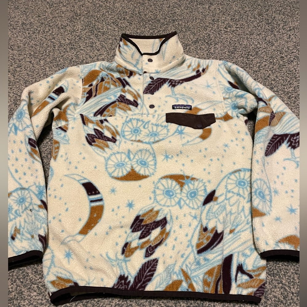 Patagonia XS Synchilla Snap Fleece. Owls and Moons in Cream.